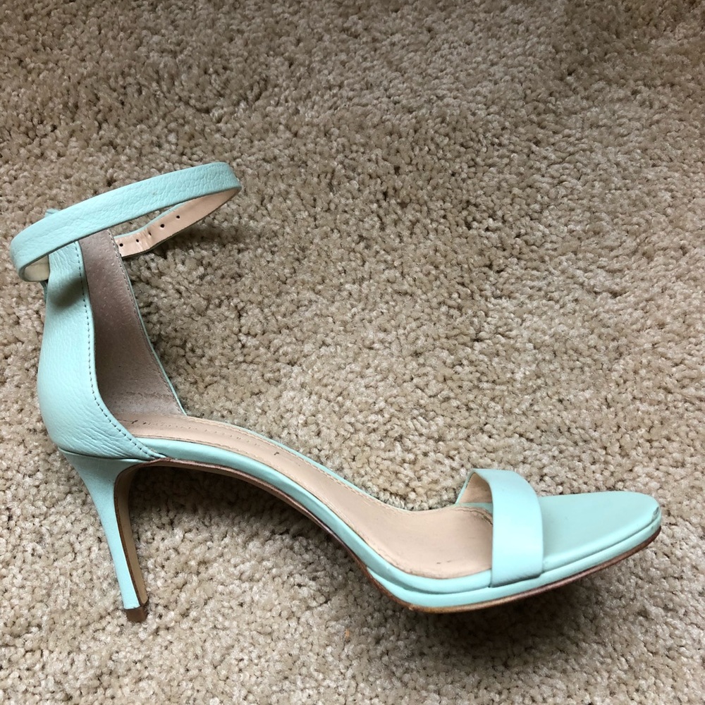 Women’s size 8 mint green strappy sandals